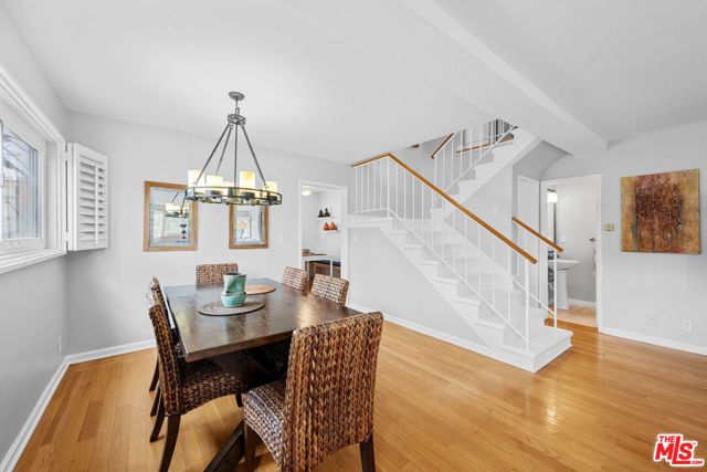 1225 Washington Avenue, Santa Monica CA: https://media.crmls.org/mediaz/7a2c8342-2750-4f37-9a37-7c973472ed4a.jpg