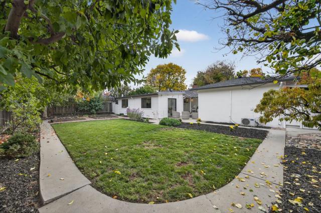 866 Stonehurst Way, Campbell CA: https://media.crmls.org/mediaz/7a2cede1-4206-4735-9b81-418a5ee74332.jpg