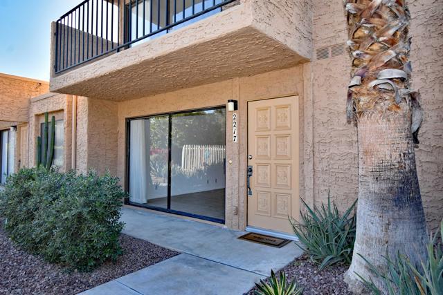 2217 Los Patos Drive, Palm Springs CA: https://media.crmls.org/mediaz/7a2cfbe1-eb76-440e-bcf0-0fb0d3356267.jpg