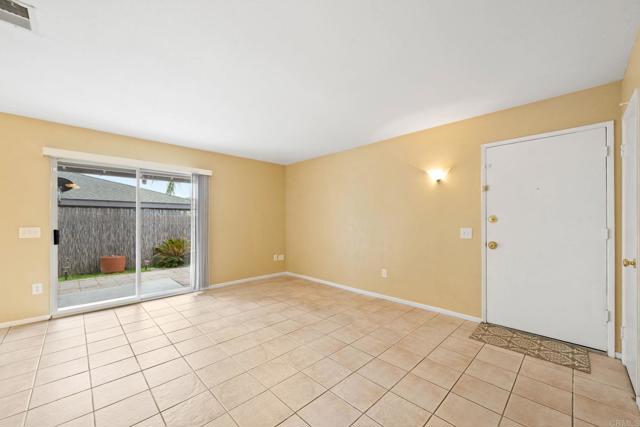 3442 Thunder Drive, Oceanside CA: https://media.crmls.org/mediaz/7a2d573b-c7ef-40c7-8110-fd756614b16f.jpg