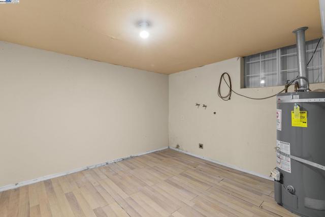 2825 Marlborough Avenue, Redwood City CA: https://media.crmls.org/mediaz/7a2d8539-34c7-4533-ac6c-817b8e83f8d0.jpg