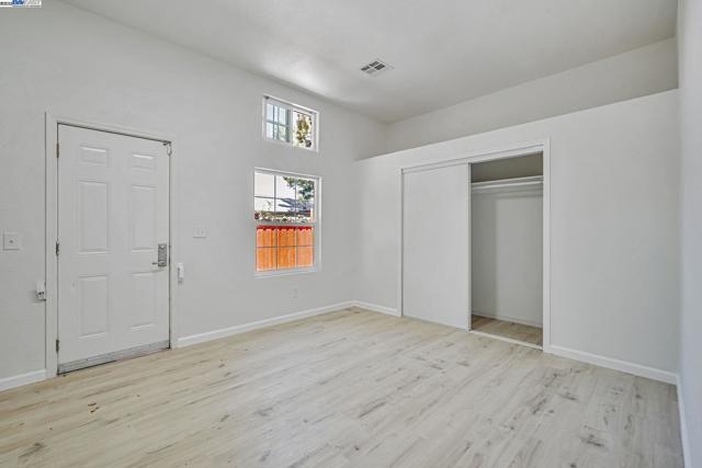 3920 Gravenstein Hwy, Sebastopol CA: https://media.crmls.org/mediaz/7a2e12d7-e89b-4e35-8be7-a86a3def4f95.jpg