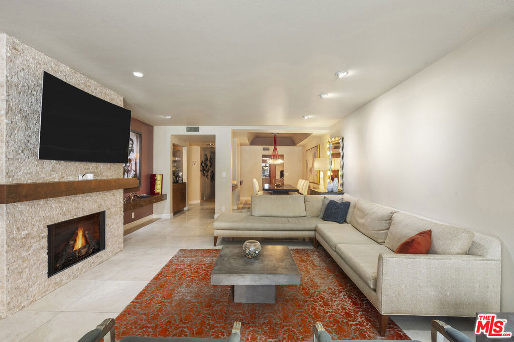 8455 Fountain Avenue #419
