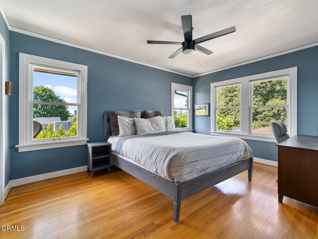 1327 Campbell Street, Glendale CA: https://media.crmls.org/mediaz/7a2e1890-fa84-4612-a441-70b924d6f71c.jpg