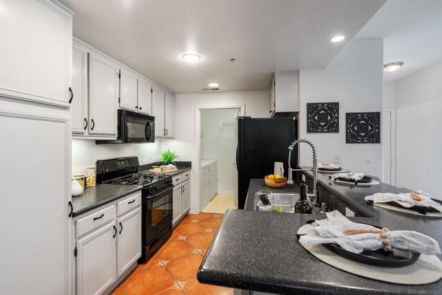 13021 Evening Creek Dr S, San Diego CA: https://media.crmls.org/mediaz/7a2e1cd5-4731-424c-ba22-339136f1bd03.jpg