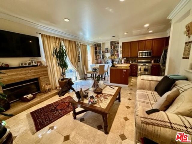 Image 8 of 47 For 471 Lorenzo Drive