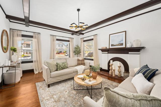 2445 47 A Street, San Diego CA: https://media.crmls.org/mediaz/7a2edd78-7544-45ac-b351-208125ae1aa6.jpg
