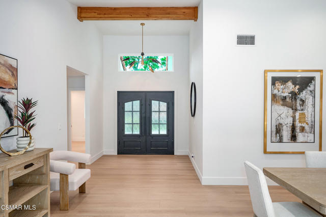 674 Lautrec Court, Thousand Oaks CA: https://media.crmls.org/mediaz/7a2ff1b0-44f8-4259-8a3f-641194c88e11.jpg