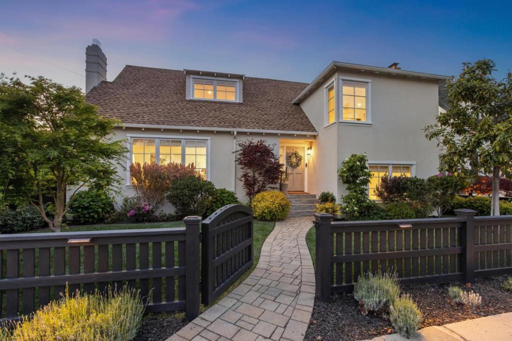 416 Burlingame Avenue