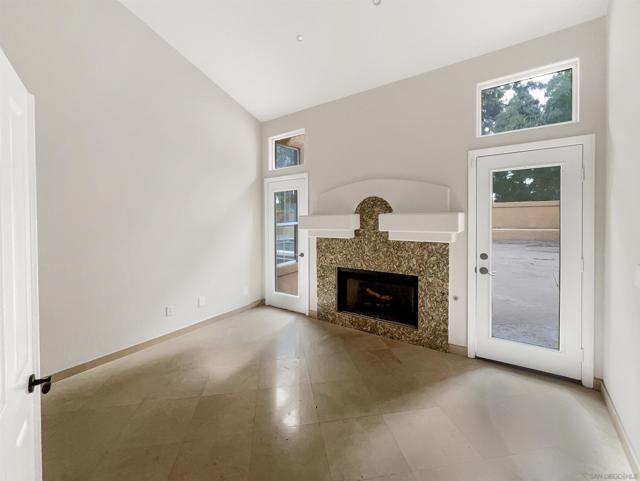 1128 Mansiones Ln, Chula Vista CA: https://media.crmls.org/mediaz/7a306bea-0ffa-4687-b1c1-633175f46901.jpg
