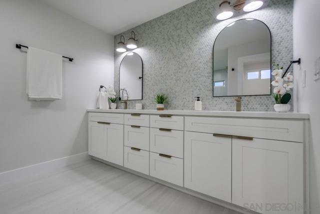10415 Mesa Madera Dr, San Diego CA: https://media.crmls.org/mediaz/7a317f2c-c93f-457f-ad44-d2dd1f81fe94.jpg