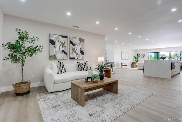 Detail Gallery Image 3 of 51 For 4926 Cresita Dr, San Diego,  CA 92115 - 5 Beds | 6 Baths