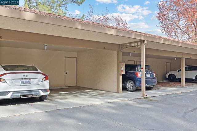 1129 AVENIDA SEVILLA, Walnut Creek CA: https://media.crmls.org/mediaz/7a327254-9d78-47ef-96f4-0cb608590e27.jpg