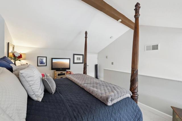 52 Cape Hatteras Court, Redwood City CA: https://media.crmls.org/mediaz/7a327352-dc20-4ae5-bf88-ead90d2802d1.jpg