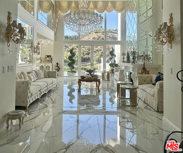 12408 Ridge Road, Los Angeles CA: https://media.crmls.org/mediaz/7a32be3c-0667-43ed-b1ad-6fb5f6709ff0.jpg