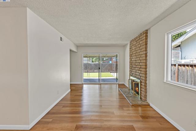 677 Wall St, Livermore CA: https://media.crmls.org/mediaz/7a32bfc3-32d9-4d21-bf99-194162a9d92e.jpg