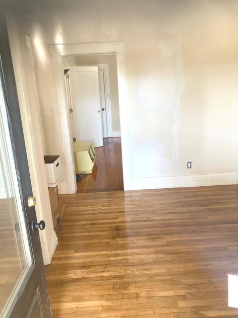 3306 Market Street, Emeryville CA: https://media.crmls.org/mediaz/7a3300d3-af51-4698-8d8c-973935f7551c.jpg