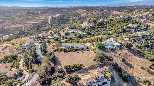 3026 Via Loma, Fallbrook CA: https://media.crmls.org/mediaz/7a331bc6-0bdb-4e94-820f-7668c4bd2f44.jpg