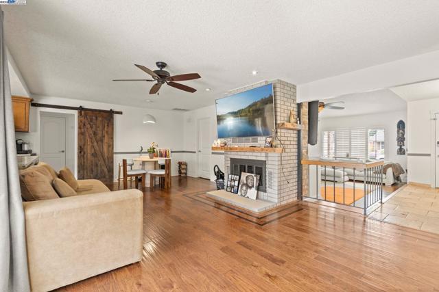 148 primrose ln, Vallejo CA: https://media.crmls.org/mediaz/7a33536b-1fbb-42ad-a838-26bc45d2cffa.jpg