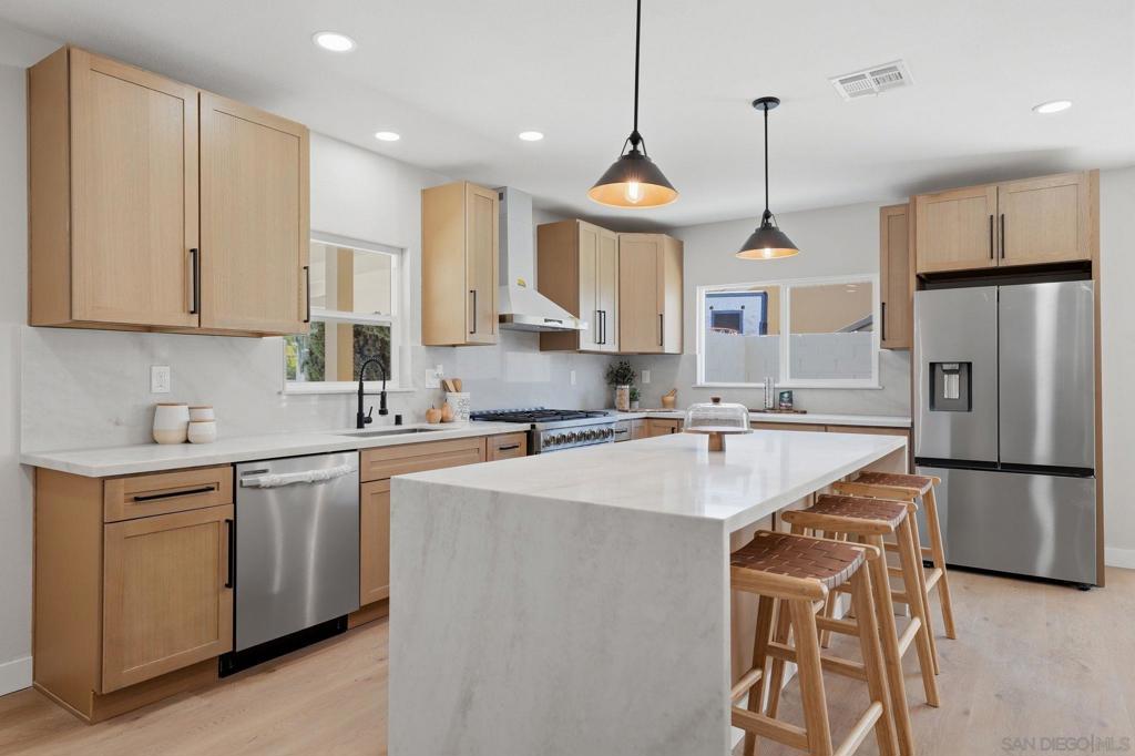 14212 Tobiasson Rd - photo 2
