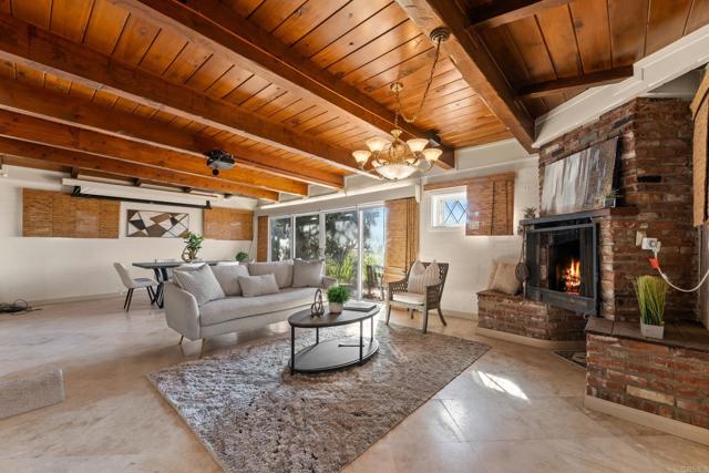 Detail Gallery Image 2 of 42 For 2736 Deerpark Dr, San Diego,  CA 92110 - 3 Beds | 2 Baths