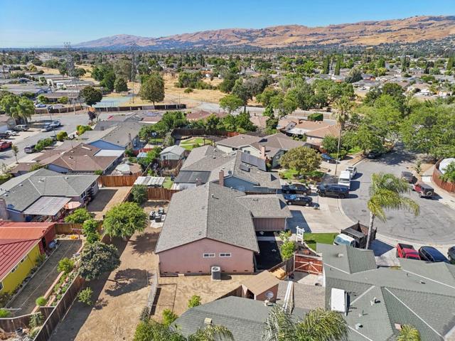 2995 Pettigrew Court, San Jose CA: https://media.crmls.org/mediaz/7a342932-1cdc-473e-ab09-88f880428994.jpg