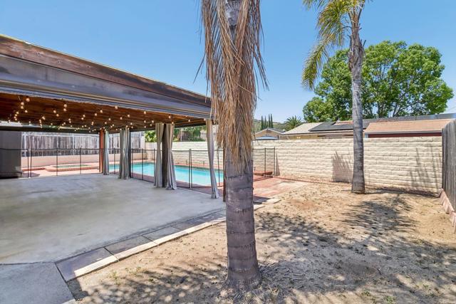 13002 Standish Dr, Poway CA: https://media.crmls.org/mediaz/7a34358d-5ecb-4574-9a09-5c3508dd7651.jpg