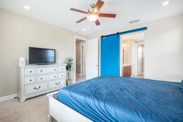 1551 Lily Court, Hollister CA: https://media.crmls.org/mediaz/7a343ddb-375d-428c-b41f-2e1f9464ecb4.jpg