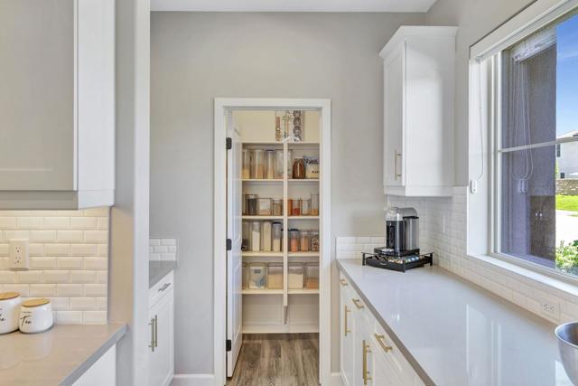 Detail Gallery Image 14 of 75 For 21678 Long Trot Dr, Escondido,  CA 92029 - 4 Beds | 3 Baths