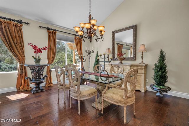 1826 Crystal View Circle, Newbury Park CA: https://media.crmls.org/mediaz/7a344e8c-fcfb-4b07-9517-7333f107604f.jpg