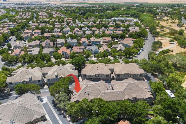 161 W Luna Loca Ln, Mountain House CA: https://media.crmls.org/mediaz/7a353598-43d1-40f1-a6ac-7c2e832f8d20.jpg