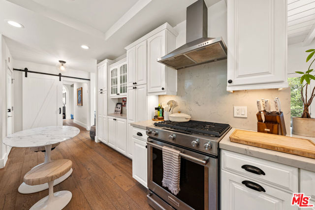 13513 Cheltenham Drive, Sherman Oaks CA: https://media.crmls.org/mediaz/7a357c45-088c-43c0-a194-f2cbfea68c48.jpg