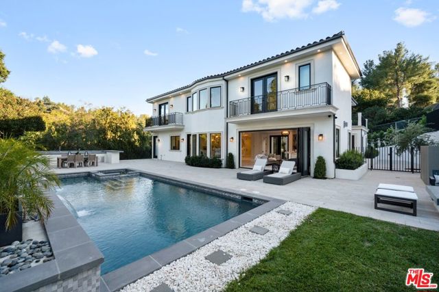 4351 Vanalden Avenue, Tarzana CA: https://media.crmls.org/mediaz/7a35cb2a-3d2c-455b-9b4b-54baf16e284b.jpg