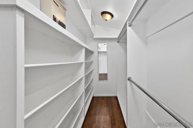 7728 Ludington Pl, La Jolla CA: https://media.crmls.org/mediaz/7a35f03b-c1eb-4bf7-a97a-d6107ebd216d.jpg