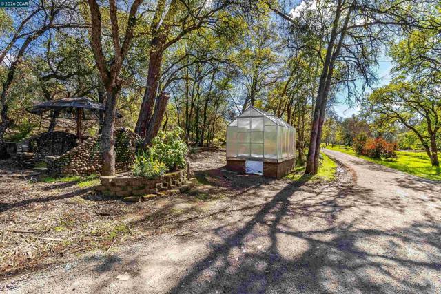 125 Sam Lynn Way, Oroville CA: https://media.crmls.org/mediaz/7a36e6c4-b4d8-4ecf-a611-531faddb7eba.jpg