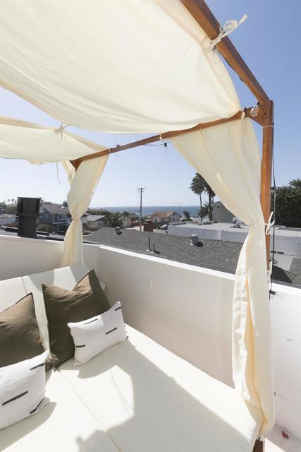 164 Chestnut Avenue, Carlsbad CA: https://media.crmls.org/mediaz/7a36f527-8b6e-4efb-9703-c08dc1224e47.jpg