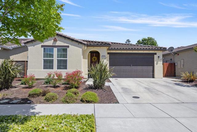 471 Segovia Drive, Hollister CA: https://media.crmls.org/mediaz/7a371297-bd9d-4bd9-a137-f81e4de2aade.jpg