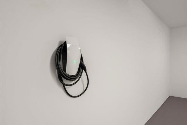 14113 Pike Road, Saratoga CA: https://media.crmls.org/mediaz/7a378b4a-9a33-4ba5-a25c-c92ef4fea119.jpg