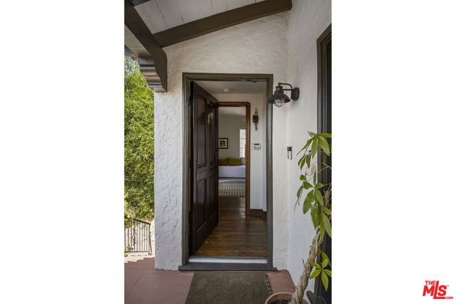 6105 Mount Angelus Drive, Los Angeles CA: https://media.crmls.org/mediaz/7a37fae8-a057-49b5-b4a3-f49b08cbb98b.jpg