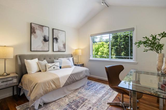 426 8th Avenue, Menlo Park CA: https://media.crmls.org/mediaz/7a38079d-4868-4ba2-b461-16acdb7a503b.jpg
