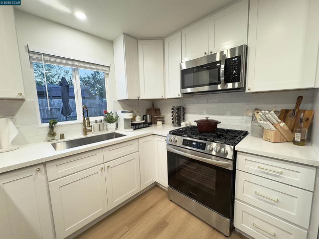 1923 Juliesse Avenue, Sacramento CA: https://media.crmls.org/mediaz/7a3810be-64fa-4a0d-98e4-90392c1f47bb.jpg