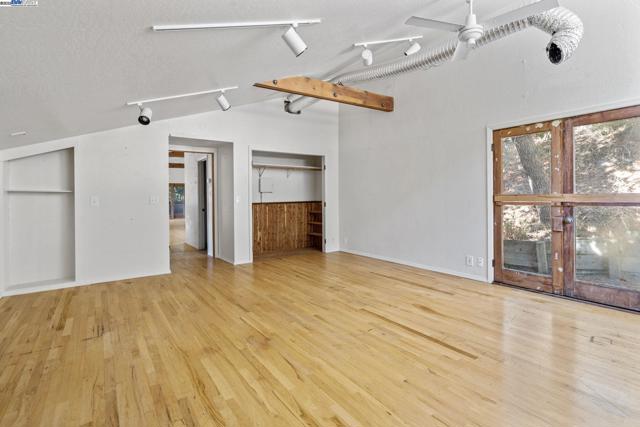 2592 Caballo Ranchero Dr, Diablo CA: https://media.crmls.org/mediaz/7a38435d-a880-495a-95eb-da4456042cb0.jpg