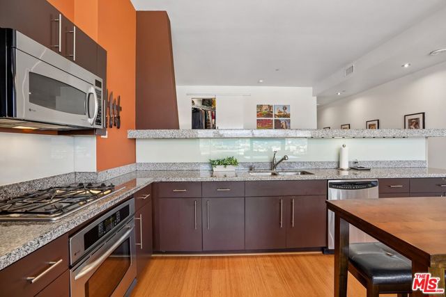 1100 Wilshire Boulevard, 2105 photo 13