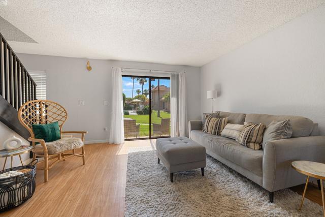 40785 Breezy Pass Road, Palm Desert CA: https://media.crmls.org/mediaz/7a3a4509-40fd-46ed-a936-9973fbf3b269.jpg