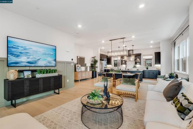 202 Stone Pine Terraces, Sunnyvale CA: https://media.crmls.org/mediaz/7a3a9386-3772-42a3-9a91-1f9ca1238e77.jpg