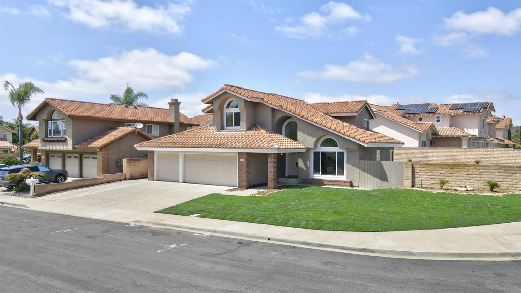 MLS #250025010SD img 3