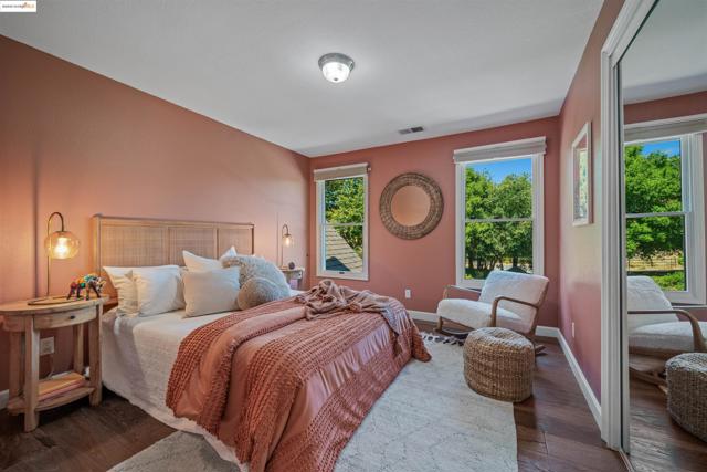300 Rancho de Maria, Martinez CA: https://media.crmls.org/mediaz/7a3b2731-4dc5-4aa7-8234-59bb7b3b70ca.jpg