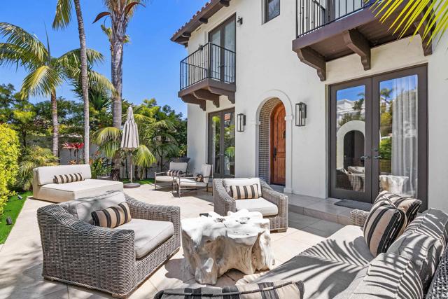 227 Neptune Ave, Encinitas CA: https://media.crmls.org/mediaz/7a3b57f2-4f85-49bc-8596-bb3b96e06d0e.jpg