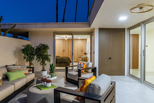 172 Desert Lakes Drive, Palm Springs CA: https://media.crmls.org/mediaz/7a3b97c9-abd3-4655-b794-feddedd8b560.jpg