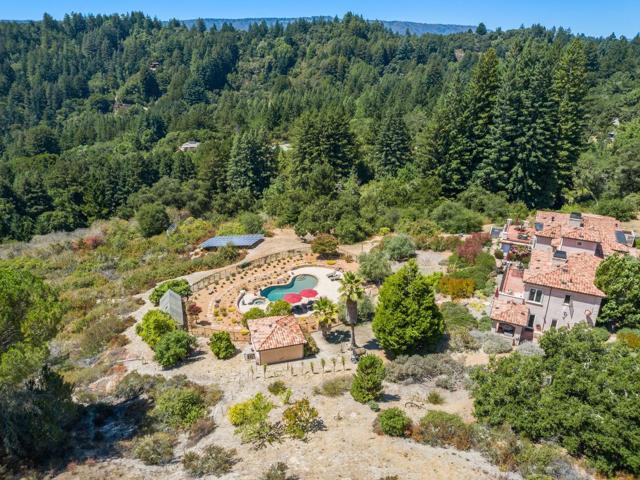 2053 Weston Road, Scotts Valley CA: https://media.crmls.org/mediaz/7a3bdcc4-b45e-4400-9478-053f627bad69.jpg